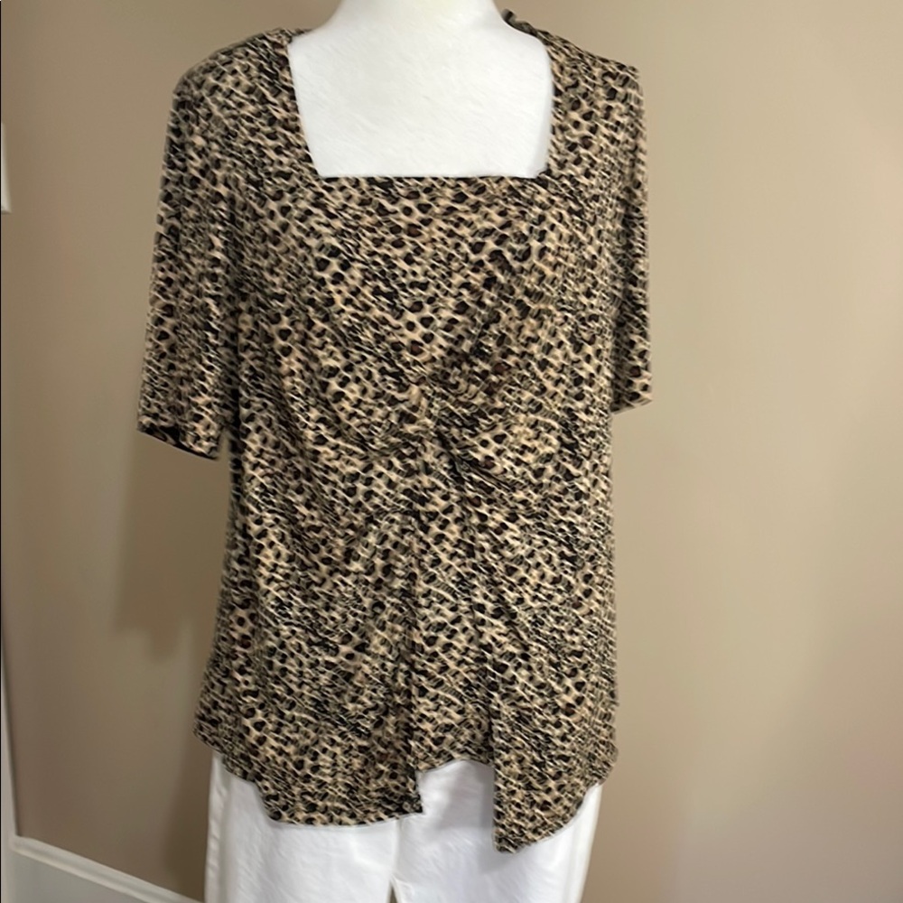 Studio 1940 Twist Front Leopard Print Short Sleeve Blouse